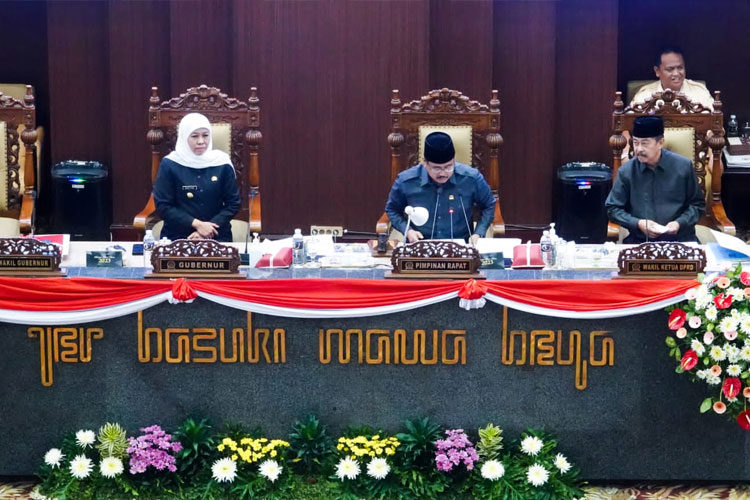 Gubernur-Khofifah-aa1.jpg