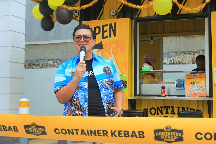 Container-Kebab-Turki-Baba-Rafi-di-Shell-Surabaya-a.jpg