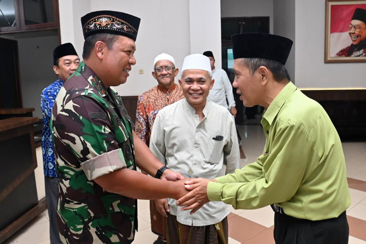 Pangdam V/Brawijaya Mayjen TNI Farid Makruf Minta Doa Restu Ulama NU ...