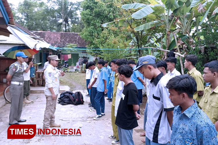 Satpol PP Kota Banjar Jaring Puluhan Pelajar yang Bolos di Langensari