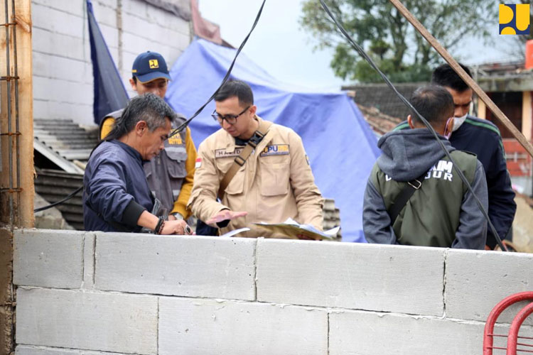 Percepat Rekonstruksi Rumah Gempa Cianjur, Kementerian PUPR RI Terjunkan Tim Insinyur Muda