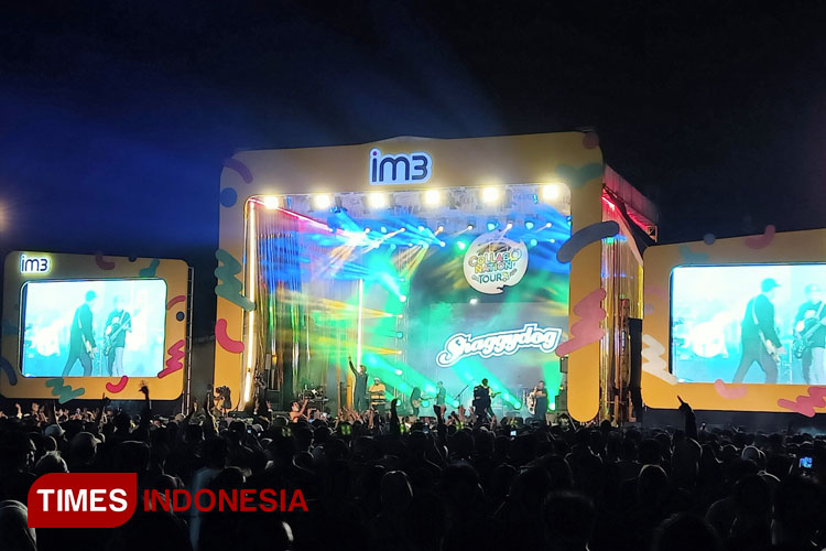 Ndarboy Genk dan Shaggydog Sukses Hibur Ribuan Warga Madiun di Konser Collabonation Tour