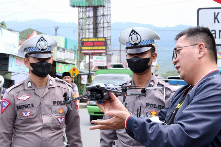 Uji coba ETLE Drone di wilayah Polres jajaran bersama Ditlantas Polda Jateng. (Foto Humas: Humas Polres jajaran)