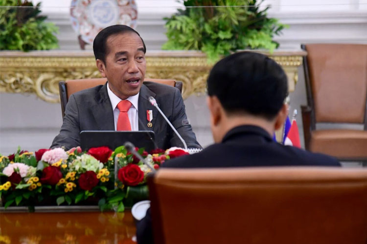 Presiden Jokowi saat bertemu dengan para Menlu ASEAN dan Sekretaris Jenderal ASEAN. (FOTO: BPMI Setpres)