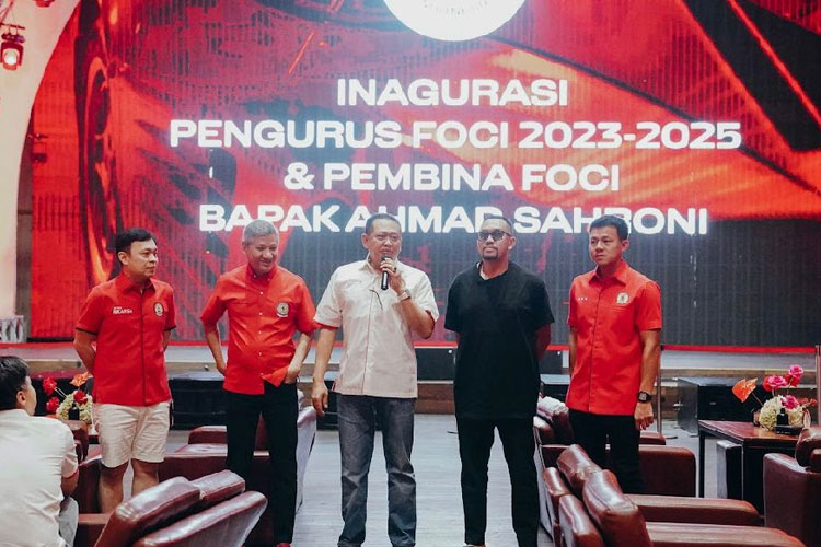 Bamsoet-Bersama-Komunitas-Ferari.jpg
