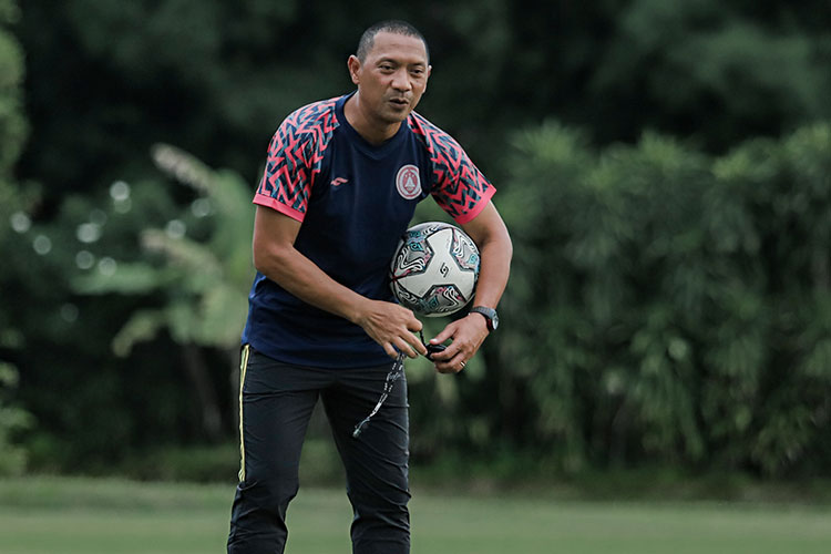 I Putu Gede, Resmi Jadi Pelatih Baru Arema FC (Foto: PSS Sleman)