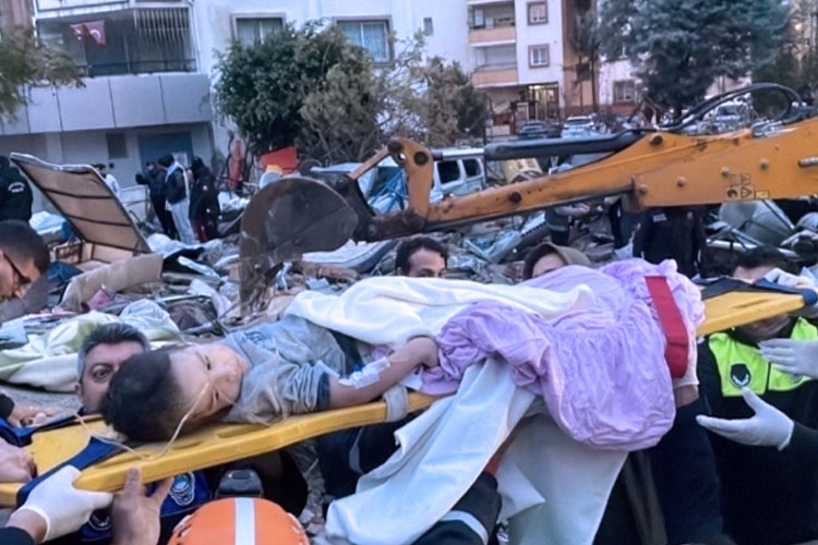 Korban Gempa Bumi Turki Sudah 284 Orang Tewas, 3 WNI Terluka