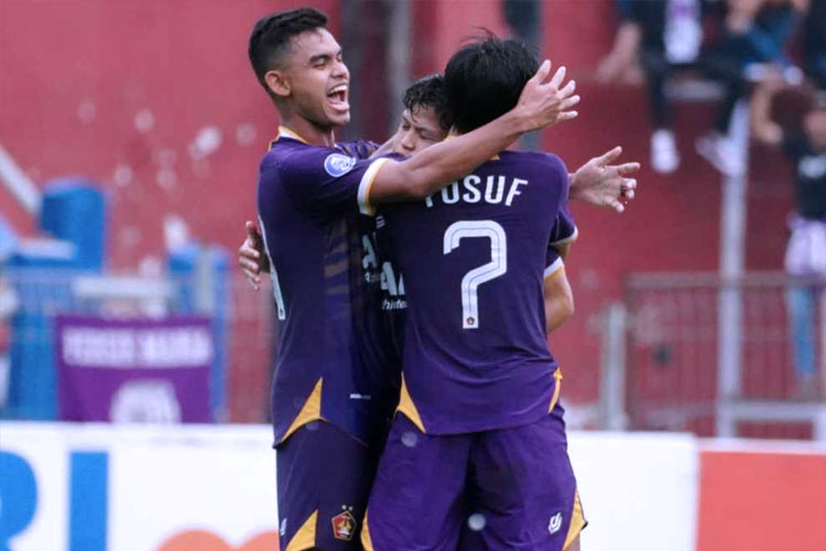 Para pemain Persik Kediri merayakan gol Bayu Otto di laga sebelumnya (FOTO; dok Persik) 
