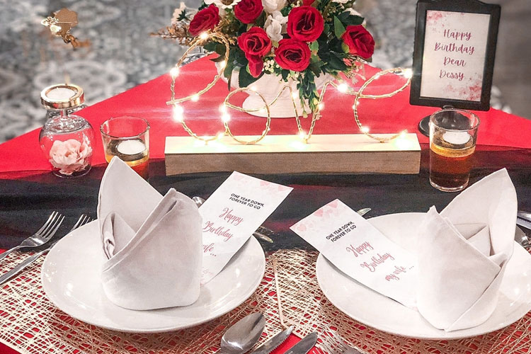 Dekorasi Candle Light Dinner oleh Luminor Hotel Jember untuk membuat momen hari kasih sayang yang tak terlupakan. (Foto: Luminor for TIMES Indonesia) 