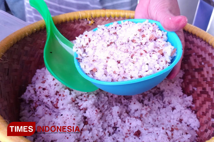 Nasi Tutug Oncom yang disajikan Kedai Mang Oni. (FOTO: Hendri Firmansyah/TIMES Indonesia)