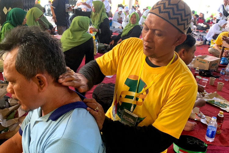 Posko-Transit-Partai-Golkar-Sidoarjo-b.jpg