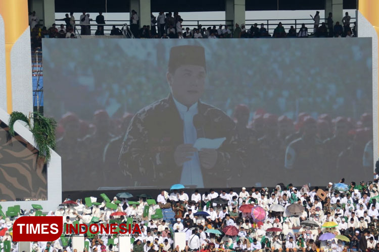 Menteri BUMN Erick Thohir salah satu kandidat yang berpotensi maju di Pilpres 2024 mendatang saat memberikan sambutan sebagai ketua panitia 1 Abad NU di Stadion Gelora Deltas Sidoarjo, Selasa (7/2/2023). (FOTO: Adhitya/TIMES Indonesia)