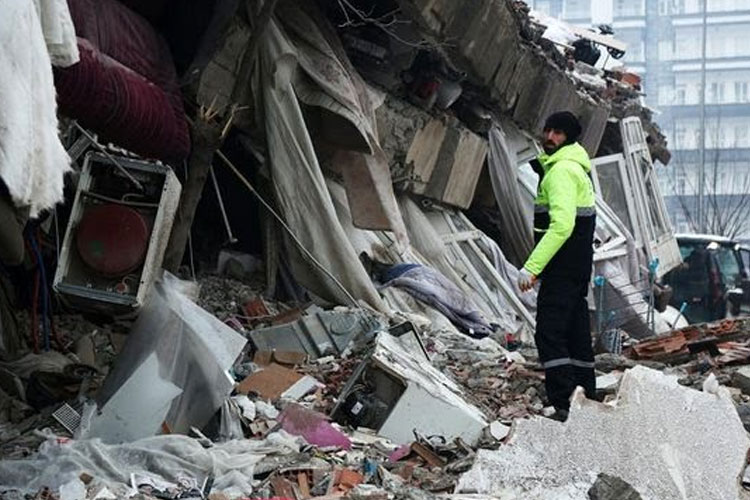 Ribuan Korban Tewas Akibat Gempa Bumi di Turki, MUI Serukan Masyarakat Sholat Ghaib 