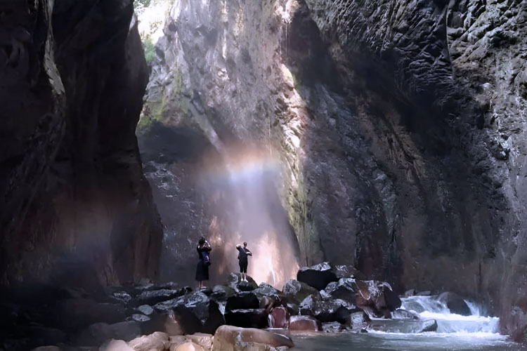 Objek wisata alam Curug Ibun Pelangi. (FOTO: Instagram curug ibun pelangi)