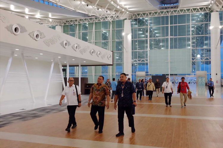 Kementerian Agama dan beberapa pihak terkait mengecek kesiapan pelayanan di Bandara Kertajati dan Asrama Haji Indramayu. (Foto: Kemenag RI)