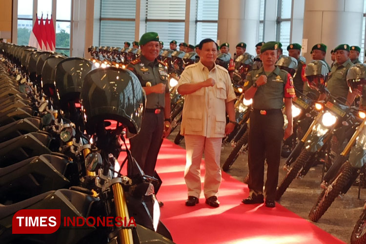 Menhan Prabowo Subianto Serahkan Bantuan Motor Dinas Bagi Seluruh Babinsa di Jatim