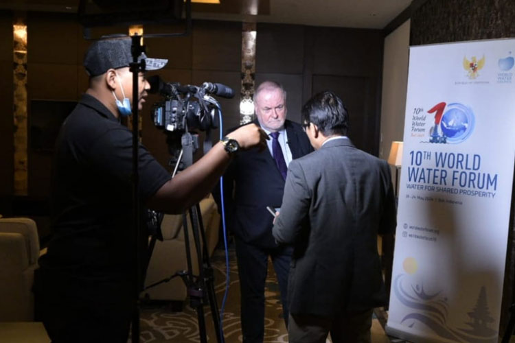 Presiden WWC Loïc Fauchon saat memberi keterangan terkait Forum World Water Forum ke-10 di Bali, Indonesia pada 2024, Senin (30/1/2023).(FOTO: Biro Komunikasi Publik Kementerian PUPR RI)