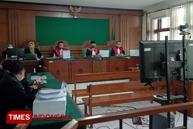 Suasana sidang kasus suap yang melibatkan mantan Wali Kota Yogyakarta Haryadi Suyuti di Pengadian Tipikor Yogyakarta, Selasa (14/2/2023). (FOTO: A Riyadi/TIMES Indonesia)