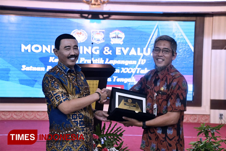 Rektor IPDN Hadi Prabowo bersama Sekda Jateng, Sumarno di Gedung Gradhika Bhakti Praja. (FOTO: IPDN for TIMES Indonesia)