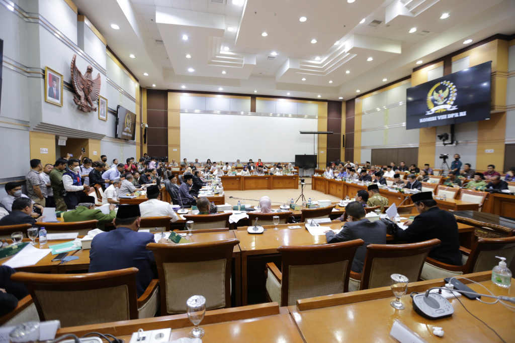 Suasana rapat kerja penetapan biaya haji 2023 Kementerian Agama dengan DPR RI. 
