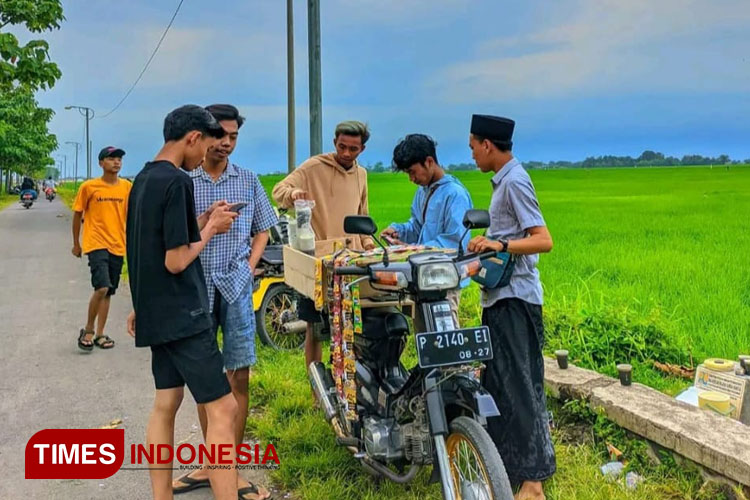 Stand-kopi-keliling-di-Desa-Demung-a.jpg