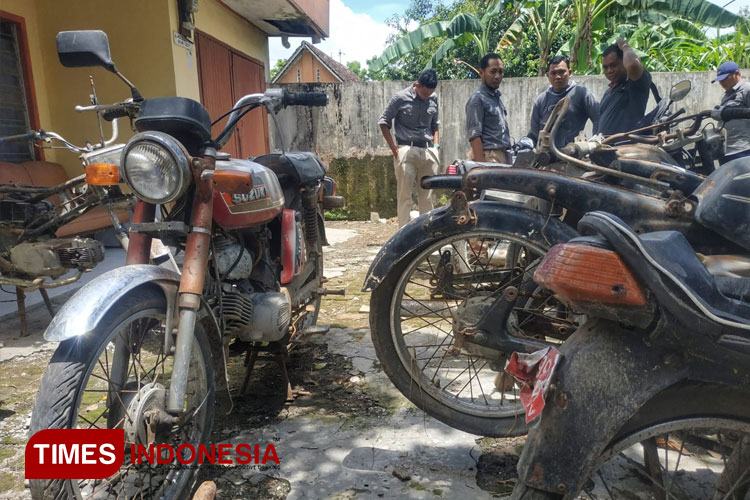 Sejumlah sepeda motor dinas milik Pemkab Tulungagung yang diusulkan untuk dilelang. (Foto: Benny S/TIMES Indonesia)