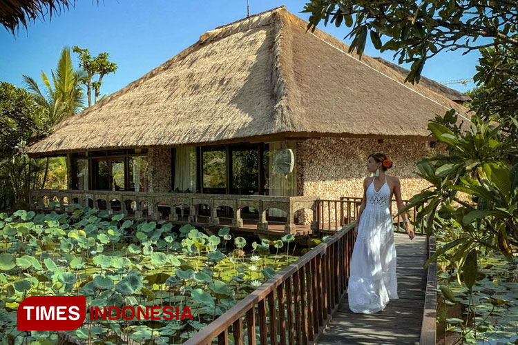 Spend the day exploring Hotel Tugu Bali or Hotel Tugu Lombok.