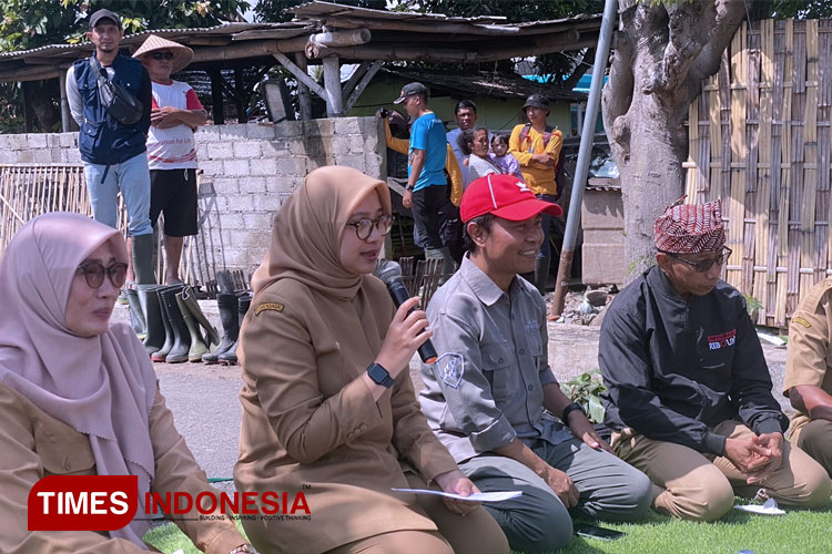 Bupati Banyuwangi, Ipuk Fiestiandani bersama dengan masyarakat dan SKPD menggelar syukuran tim susur Sungai Kali Lo. (FOTO: Fazar Dimas/TIMES Indonesia)