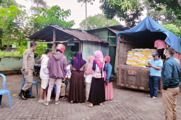 Operasi beras yang dilakukan oleh Pemkab Probolinggo beberapa hari yang lalu. (Foto: Dokumen/TIMES Indonesia)