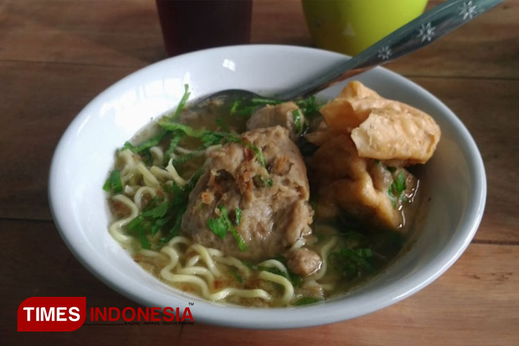 Harga Merakyat, Bakso Cak Mad Kota Kediri Punya Rasa Nikmat