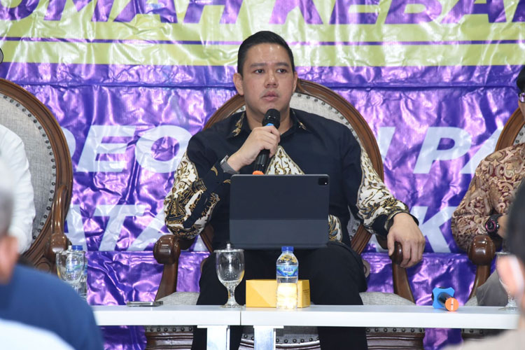 Anggota MPR/DPR dari Partai Golkar, Dave Akbarshah Fikarno saat menjadi pembicara dalam Diskusi Empat Pilar MPR yang bertema  Sistem Pemilu dan Masa Depan Demokrasi Pancasila, Rabu (22/2/2023). (foto: Dok MPR RI) 