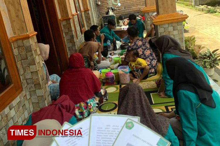 Inovasi Permen Sapi Herbal dai Unisma Malang untuk Peternak Sapi Perah di Dusun Dempok