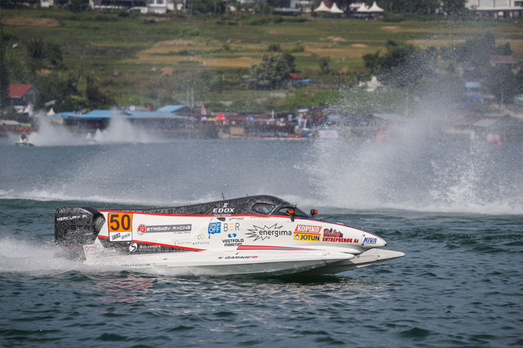 Pebalap Stromoy Racing, Bartek Marszalek memenangi race 1 putaran pertama Kejuaraan Dunia F1 Powerboat 2023. (Foto: www.f1h2o.com)