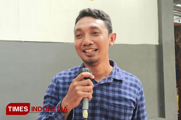 Nara sumber Andri Kurniawan menjelaskan materi tentang ide membuat konten. (FOTO: Umara For TIMES Indonesia) 