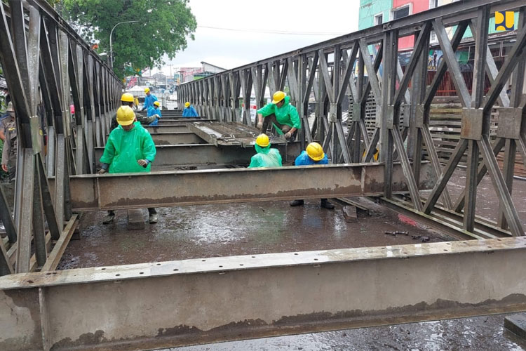 Longsor Di Jalan Nasional Bogor-Sukabumi, Kementerian PUPR RI Gerak ...