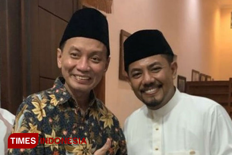 Caleg DPR Pusat Partai Gerindra Dapil 6 Jawa Timur Wilayah Kediri Raya Blitar Raya dan Tulungagung Rudi Nurahmat (Baju Batik). (FOTO: AJP TIMES Indonesia)