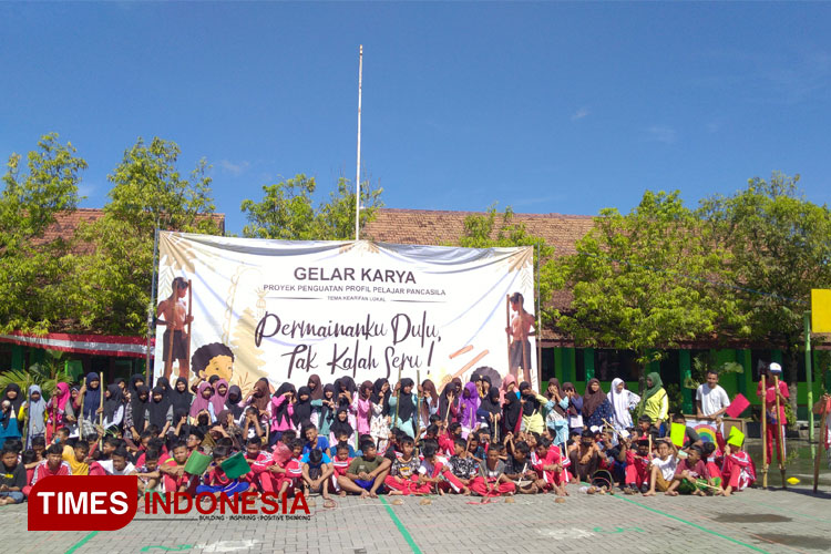 Seru! Begini Cara Pelajar SMPN 2 Kabuh Lestarikan Permainan Tradisional 