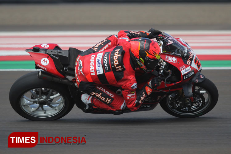 Sempat Crash, Michael Ruben Rinaldi Tercepat di FP 1 dan FP 2 WSBK Mandalika 2023