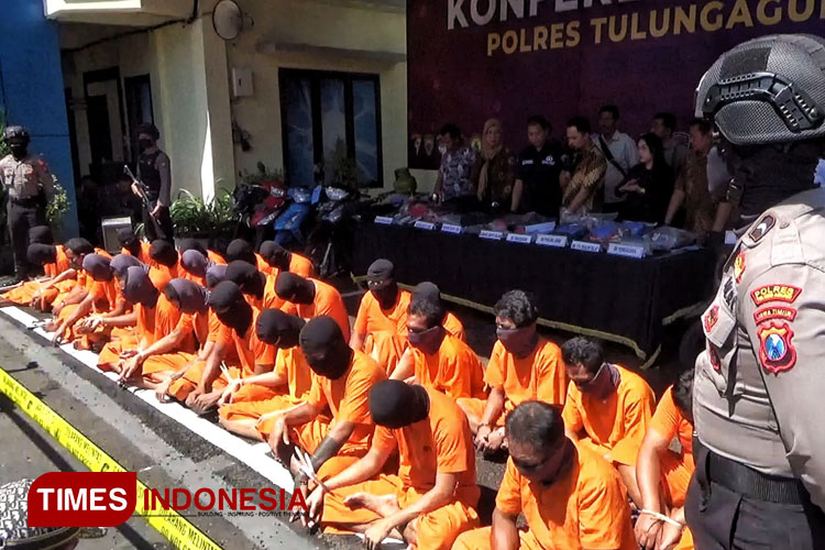 Polres Tulungagung amankan puluhan tersangka pelaku kasus kriminal . (Foto : Benny S/TIMES Indonesia).