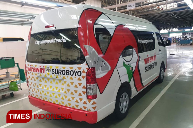 Bus-Feeder-Wirawiri-Suroboyo-a.jpg