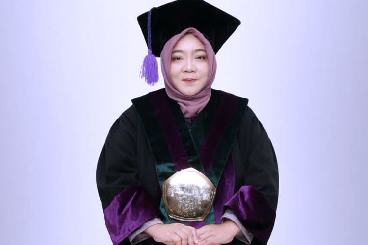Rifa Hidayah dikukuhkan sebagai Guru Besar bidang Ilmu Psikologi UIN Maulana Malik Ibrahim Malang. (FOTO: Ist)