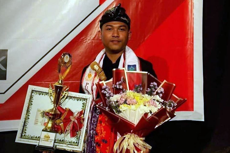 Khairil Ansori, mahasiswa Universitas Hamzanwadi meraih juara 1 Duta Pendidikan NTB.(Foto: Humas Universitas Hamzanwadi)