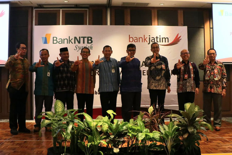 Bank Jatim Dan Bank NTB Syariah Teken Kerja Sama Perkuat Layanan ...