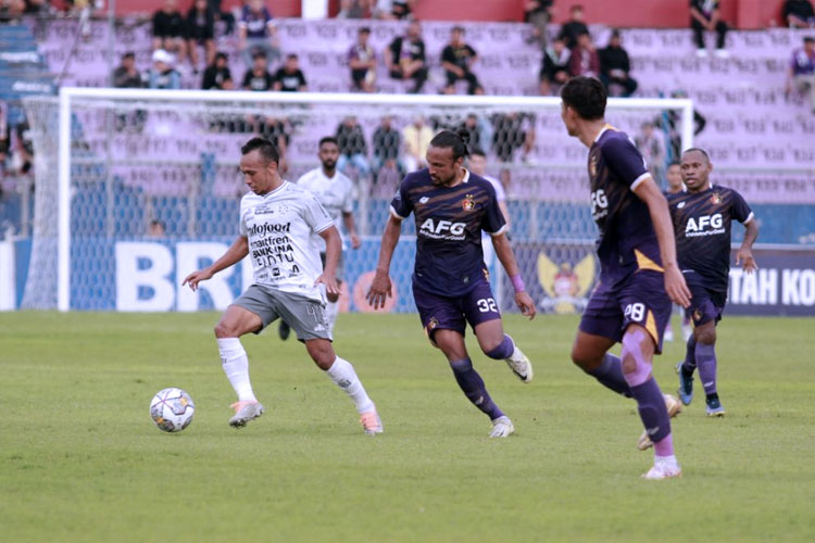 Persik Kediri siap tampil maksimal menghadapi Persib Bandung. (FOTO: dok Persik)