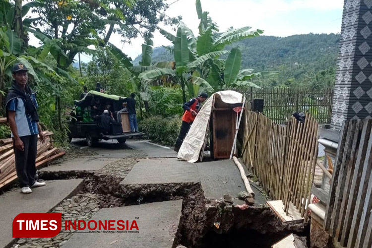 Ilustrasi bencana tanah gerak. (FOTO: dok. TIMES Indonesia)