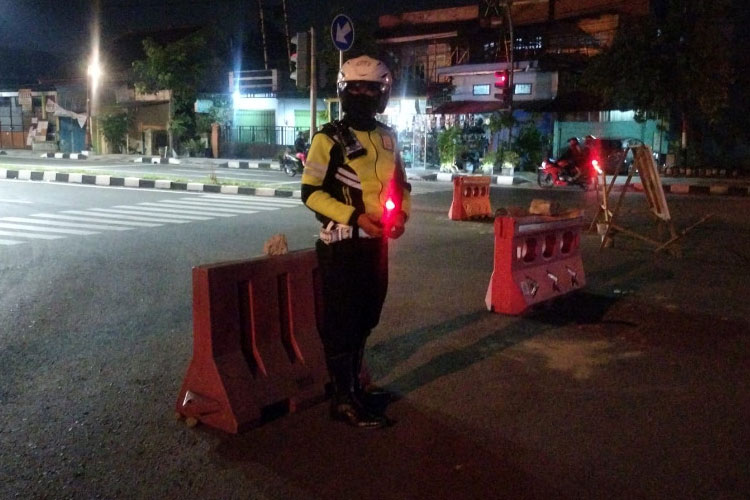 Perbaikan-Jalan-di-Bypass-Mojokerto-b.jpg