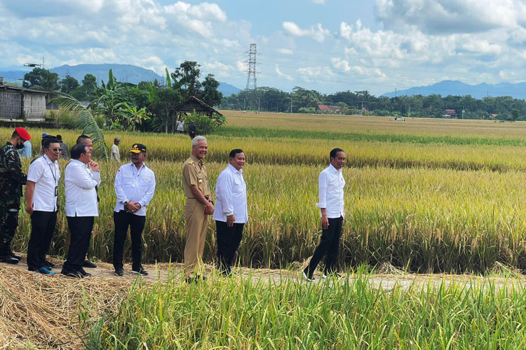 Perdana Prabowo-Ganjar Tampil Bareng di Kebumen, Pengamat: Sinyal Kuat Arah Dukungan Jokowi