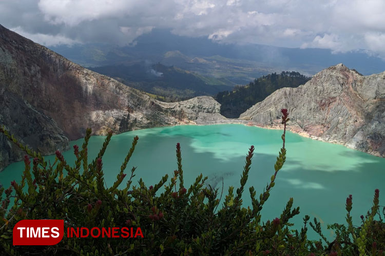 Kawah Ijen menjadi salah satu situs Ijen Geopark yang kini jadi anggota UNESCO Global Geopark (FOTO: Moh Bahri/TIMES Indonesia)