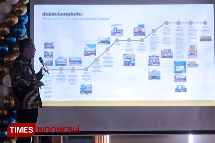 Direktur Utama UFO Electronics Poedji Harixon saat memaparkan perjalanan bisnis perusahaan dari waktu ke waktu, Sabtu (11/3/2023). (FOTO: Lely Yuana/TIMES Indonesia)