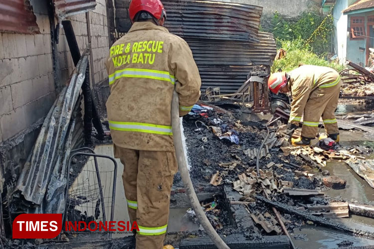 Rumah-Terbakar-b2fbefab1be6f6baa.jpg